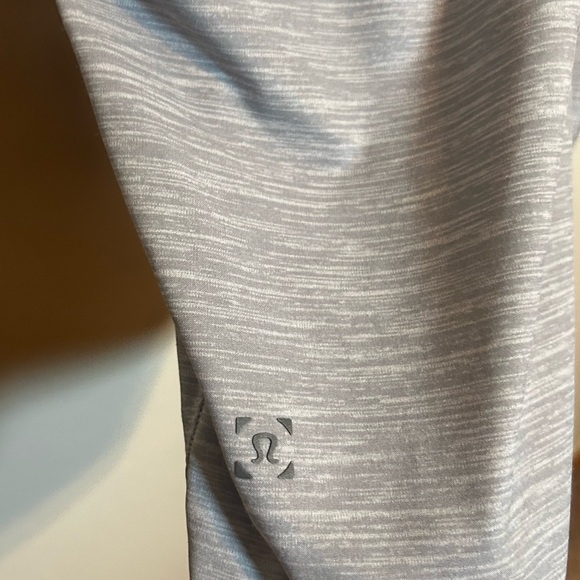 Lululemon T.H.E. Short *Linerless 9"
Heather Allover Sea Salt Light Cast - Picture 4 of 6